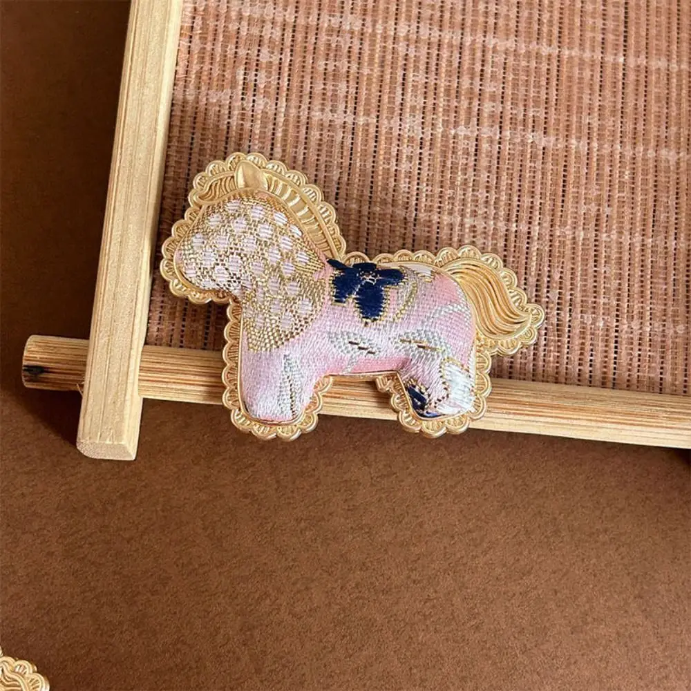Chinese Style Song Brocade Horse Brooch Cute Cartoon Embroidery Horse Brooch Pin Accessories Retro Cloth Fabric Pony Brooch