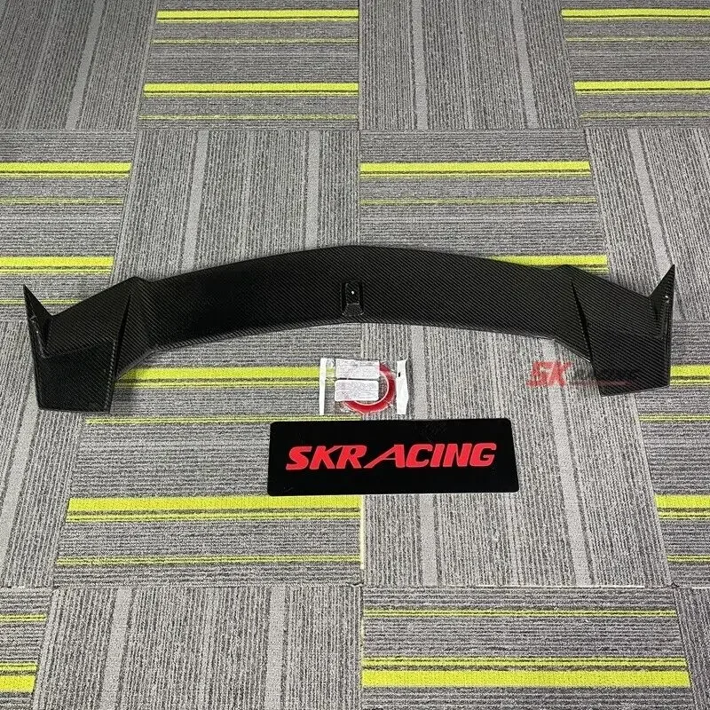 Nuovo stile adatto Lamborghini URUS in fibra di carbonio posteriore tronco tetto Spoiler Lip Wing Body kit accessori auto parti Top