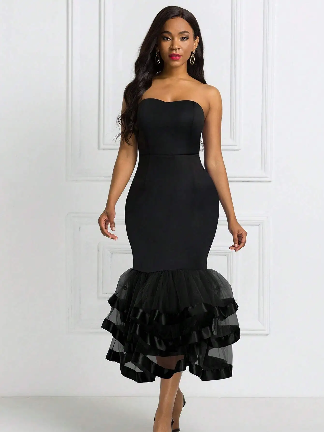 

Black Strapless Bodycon Dress with Tiered Tulle Hem, Elegant Evening Wear