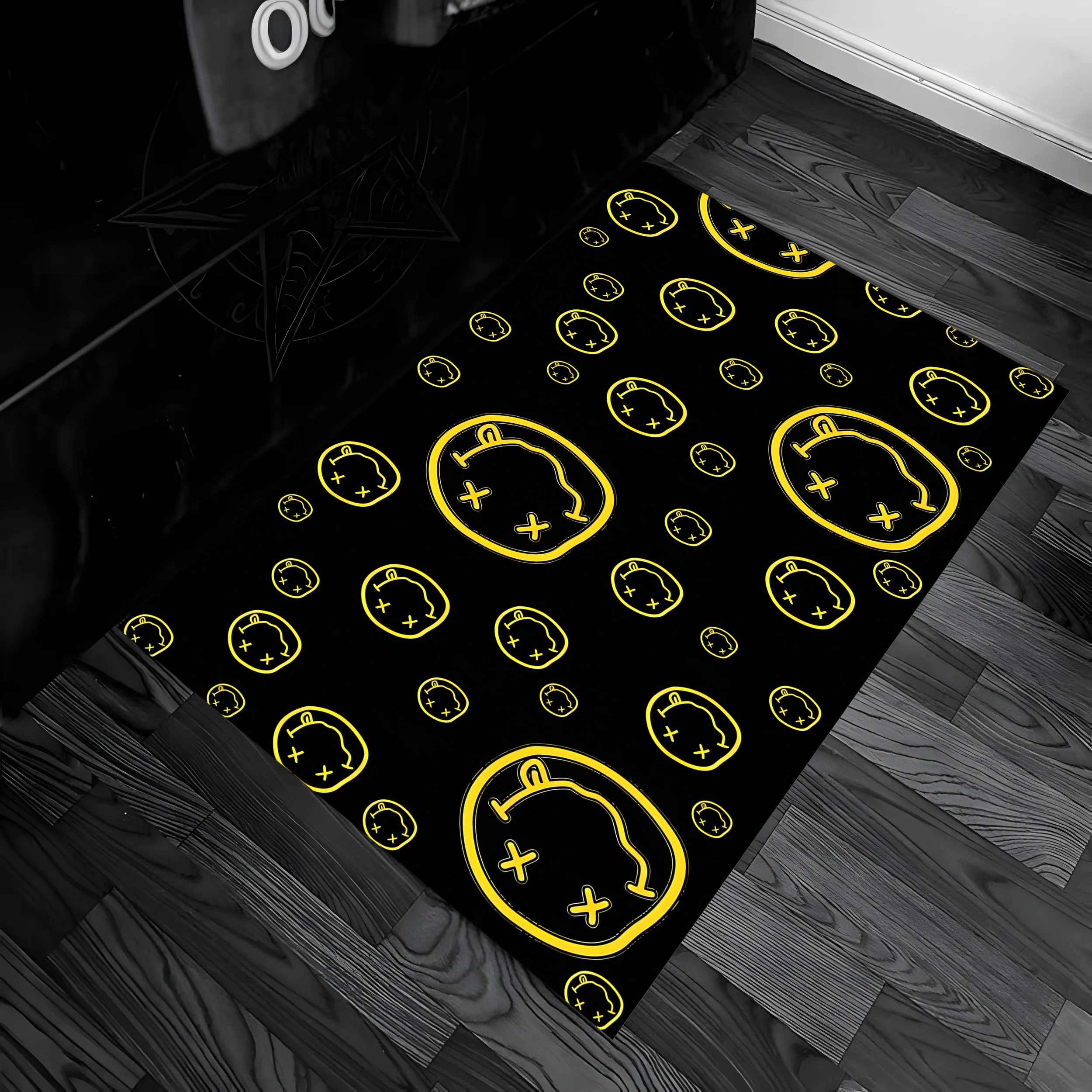 Fluorescent Hand-Painted Funny Smiley Face Y2K Trendy Halloween Velvet Rug, Suitable for Entryway, Bedroom, Gaming Room, Personalized and Eye-Catching, Creating a Trendy and Fun Soft Furnishing Atmosphere