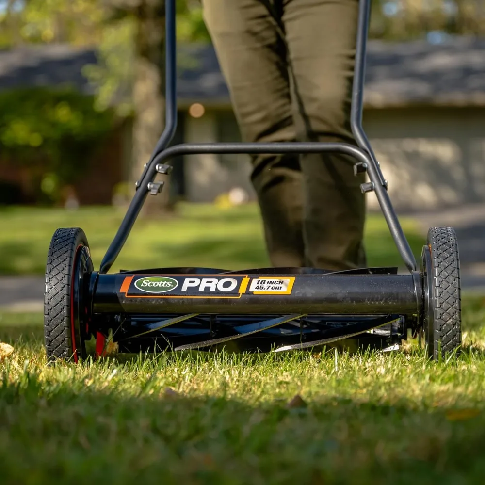 Tosaerba manuale a spinta manuale da 18 pollici a 7 pale di Scotts