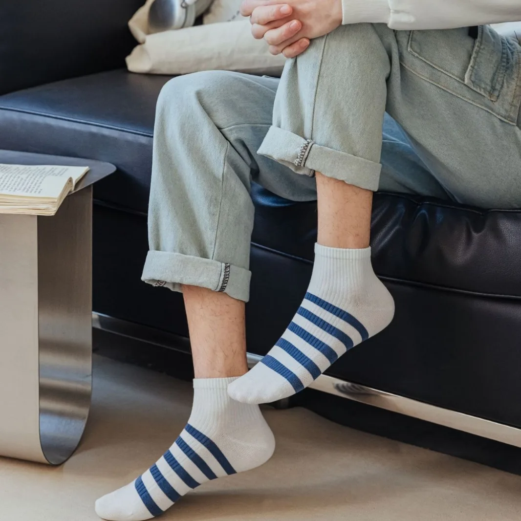 Herren socken für den Sommer kurze blaue Socken Low Barrel Socken für Männer Freizeit All-Match dünne Socken absorbieren Schweiß atmungsaktiv weich