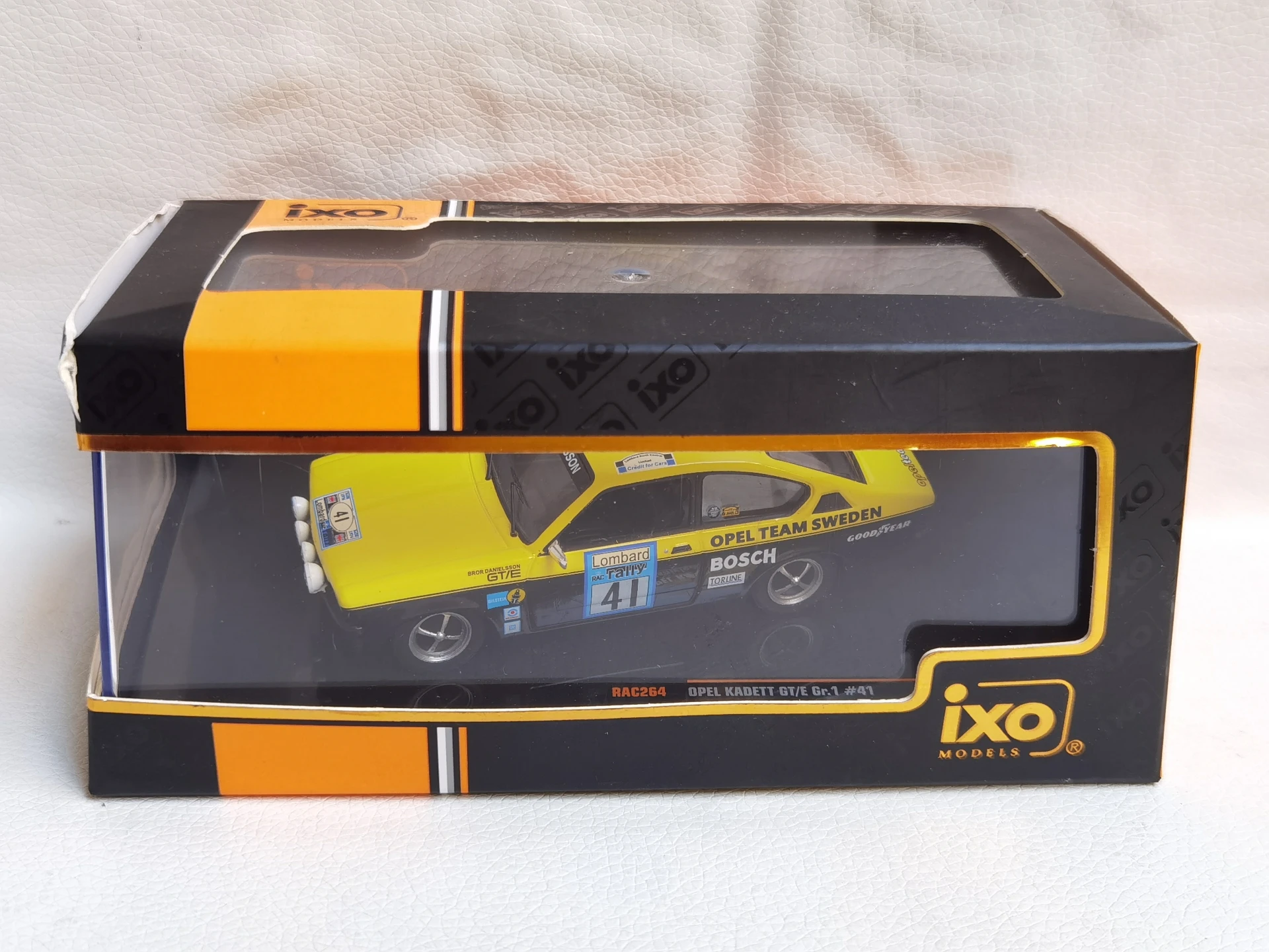 Diecast Ixo Escala 1/43 Opel Kadett Gt/e # 41 1976 Opel Racing Modelo de coche de aleación