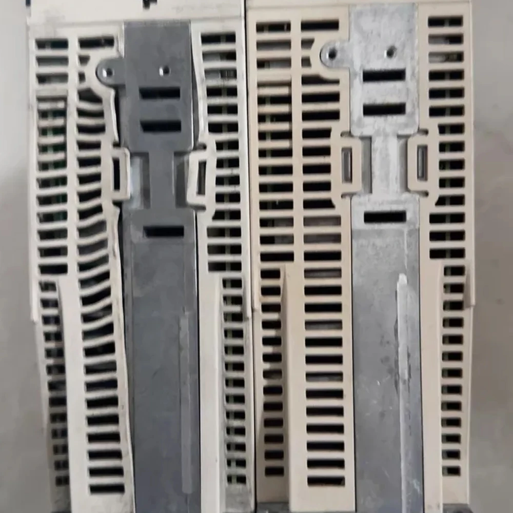 

NEW SGD7S-120A00A008 Brand new and authentic, with a one-year warranty.