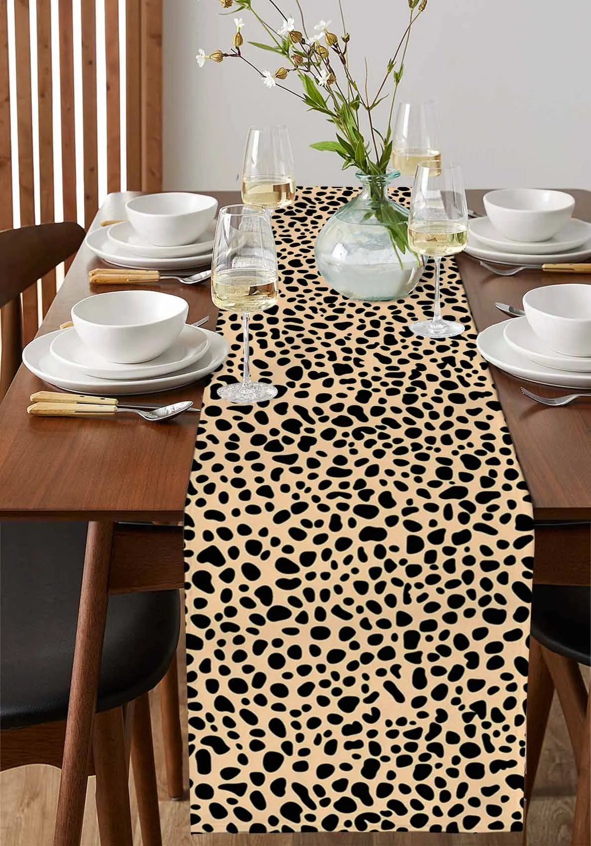 

Simple Leopard Camo Animal Table Runners Coffee Tablecloth Wedding Decoration Modern Home Party Table Mats