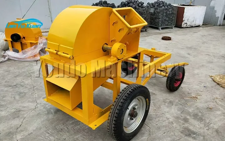 Peiqi السعر المنخفض سجل عمودي صغير الأخشاب النفايات الأثاث الخشبي فرع كسارة الحبوب آلة سحق الخشب لصنع نشارة الخشب و P