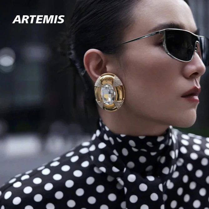 Trend Exaggerated Gold Crystal Luxury Ear Clip Large Earrings Woman Designer Luxury Jewelry Runway Party