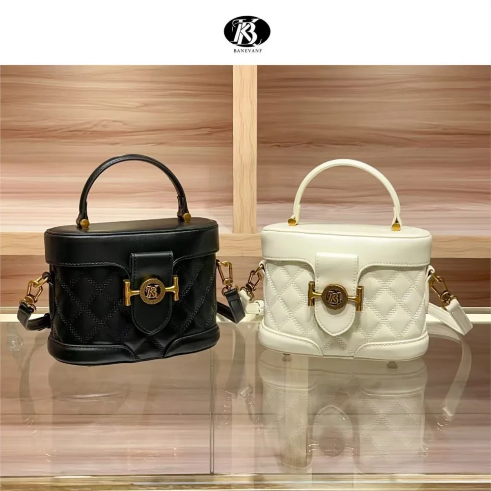 

KB brand women's bag 2025 new autumn and winter high-end designer Ling shaped handbag, fashionable single shoulder crossbody bag