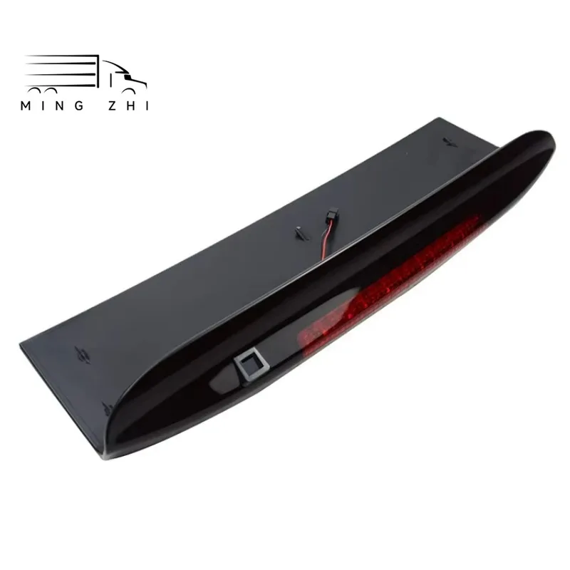 Luz de Freio Elevada (High Mount Brake Light) OE LR029623 LR072856 XFG000062 para Discovery 3 2004-2009 e Discovery 4 2010-2016 - Acessório Automotivo