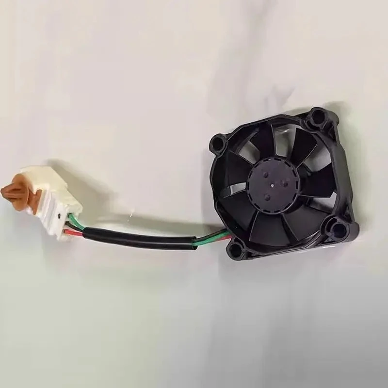 

Подходит для AMB050015-03-CFA 5V 5015, для автомобильной системы охлаждения линз CX4, 3-контактный вентилятор.