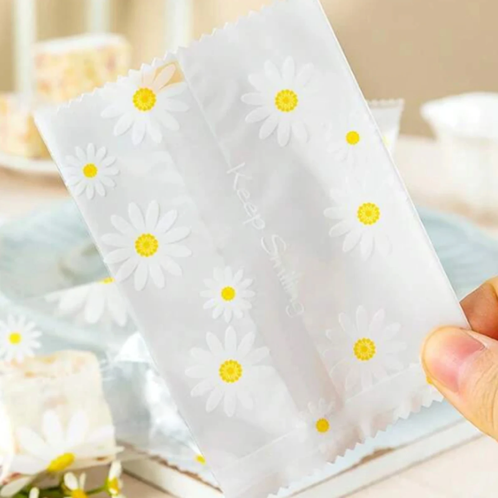 100pcs Little Daisy Hot Seal Bags For Candy Cookie Packaging Wedding Birthday Party Decoration Nougat Plastic Machine Sealed Bag