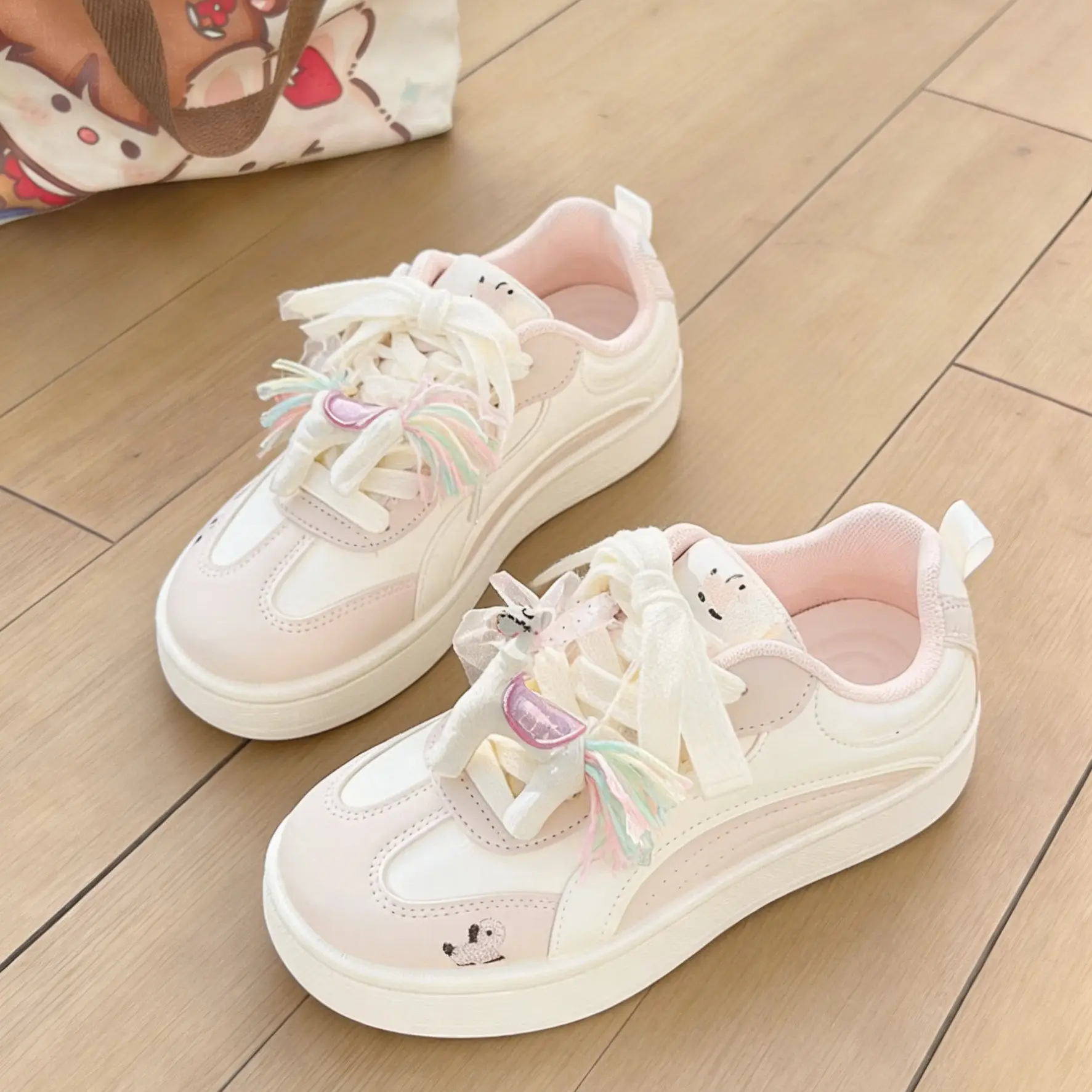 

2026 New Spring Cute Color Block Platform Sneakers Women Thick Sole Versatile Student Casual White Shoes