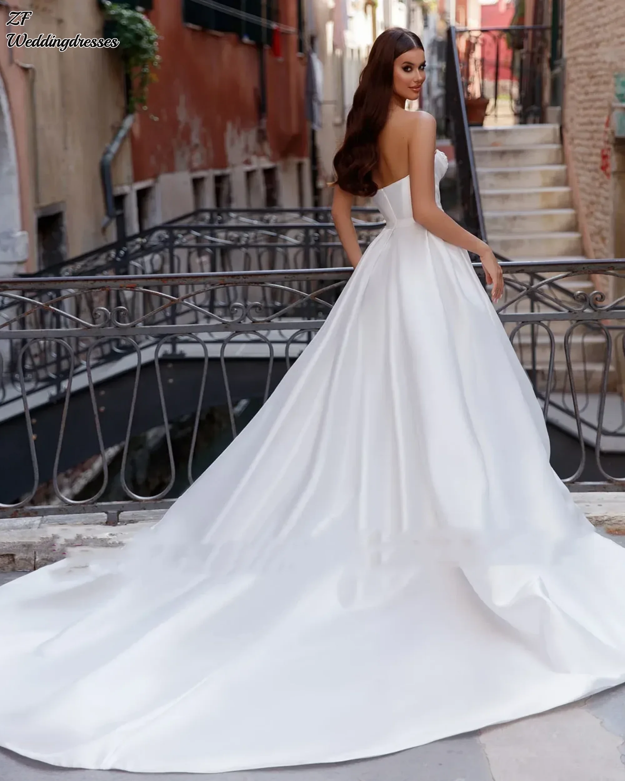 Customized New Arrivals Pearls Sequins Sweetheart Neck Zipper Up Back Satin sexy A-Line Bridal Wedding Dresses Vestido De Noiva