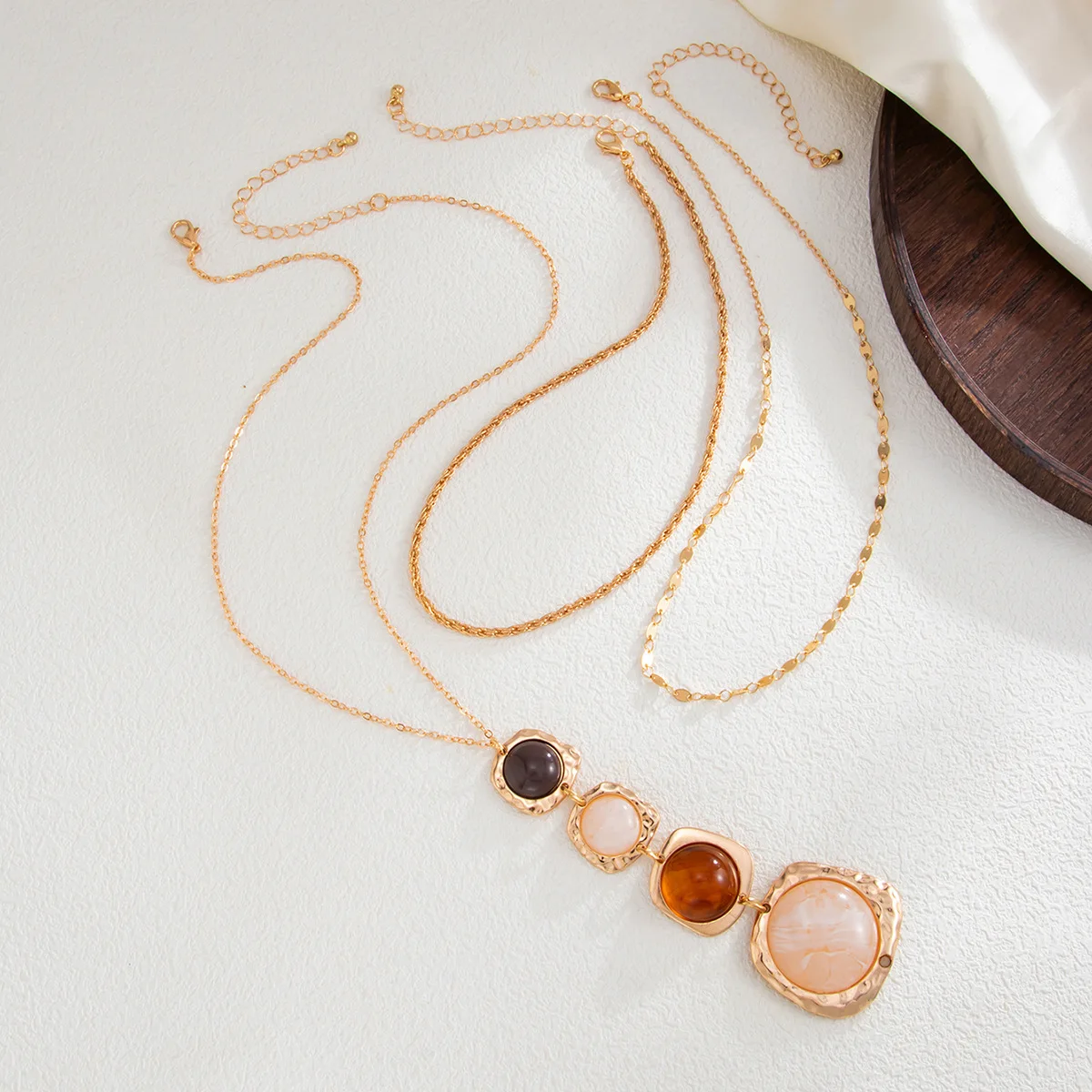 Necklace Geometric Tassel Ombre Stone Pendant Retro Chic Office Commute Premium Versatile Alloy Jewelry for Women