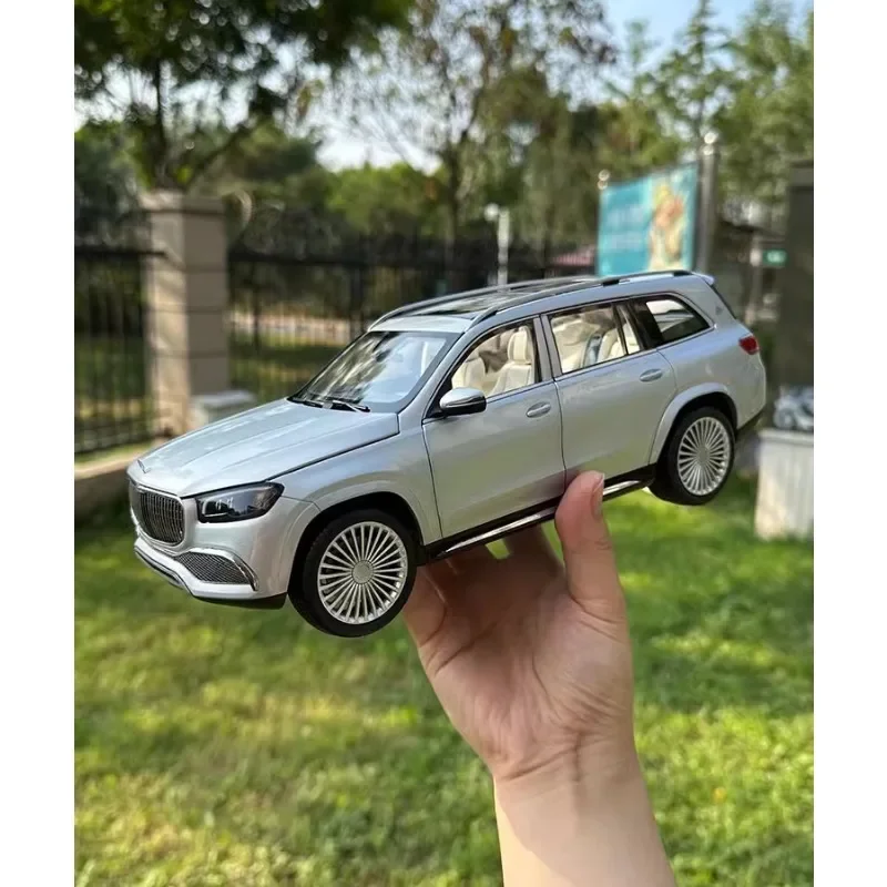 Mercedes-benz Maybach GLS 1/18, modelo de simulación de aleación, colección de juguetes decorativos para niños, regalos de vacaciones para niños, 600