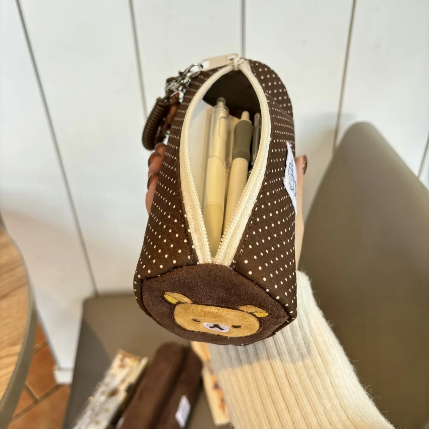 Rilakkuma Oolnnnq Federmäppchen mit Stickerei, Polka-Dot-Muster, große Kapazität, Handtasche im Ins-Stil, Aufbewahrungstasche, Schreibwaren-Organizer für Frauen – Detail 10