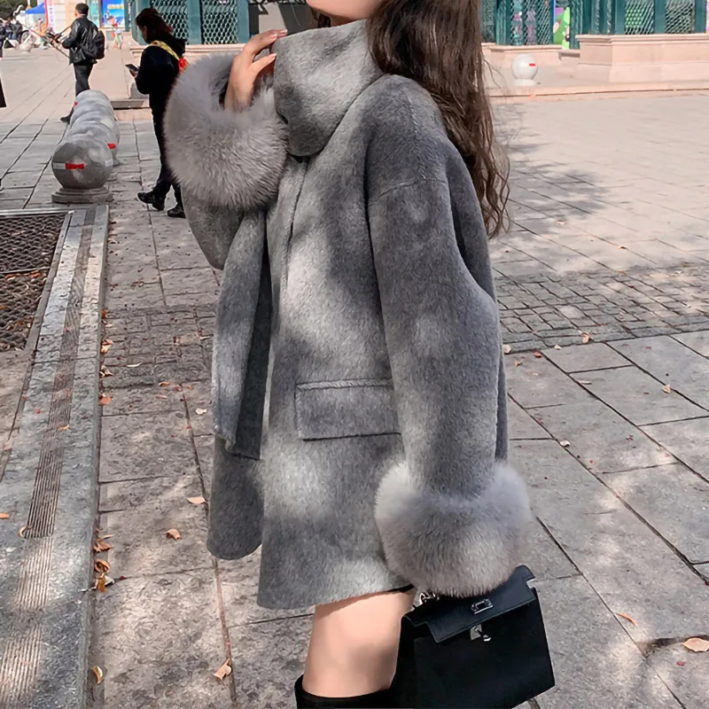 Lady Elegant Outerwear Lady Fashion Medium-length Woolen Coat Fox Fur Cuffs with Scarf