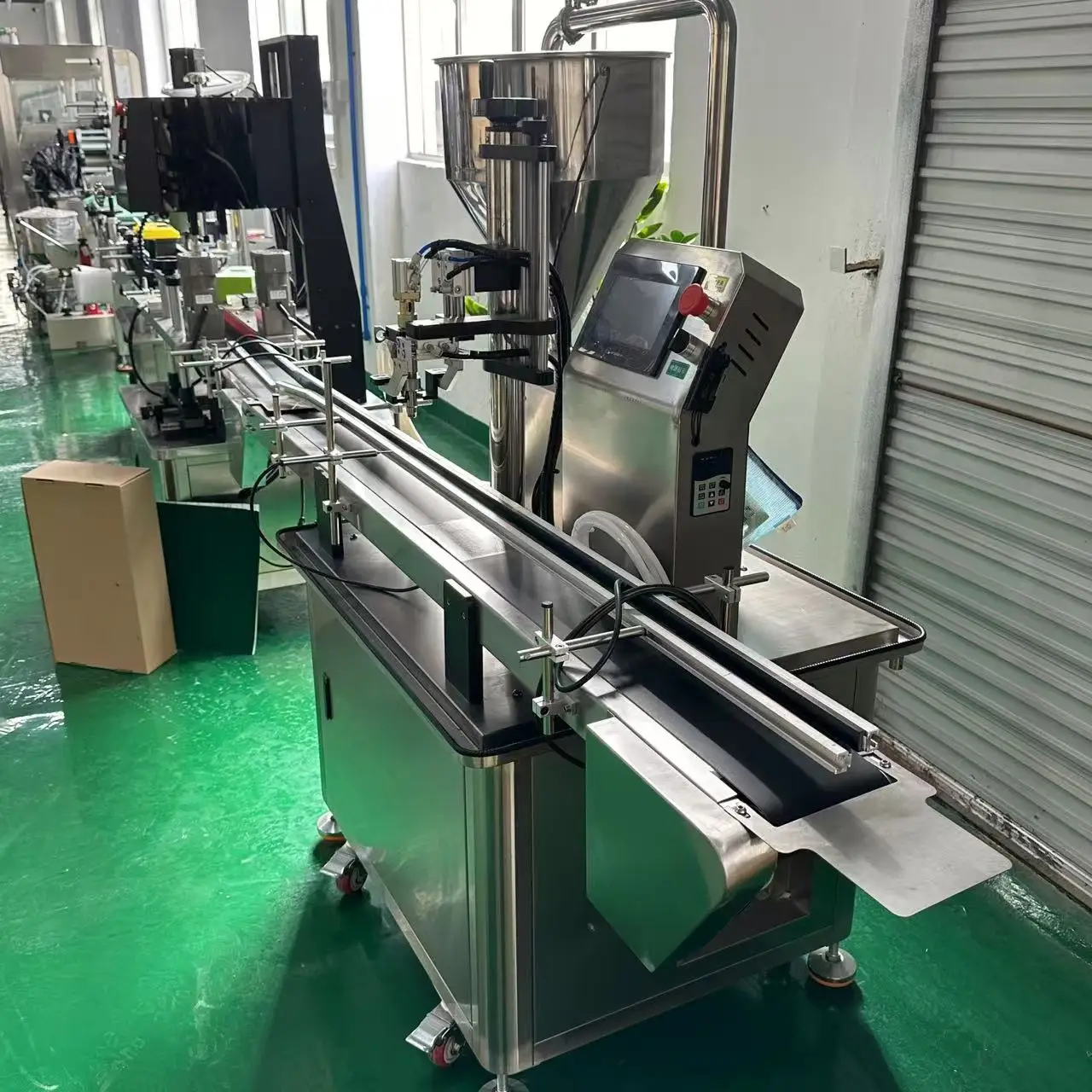 Fully Automatic Efficient Beverage Chemical Filling Machine for Pure Water Shampoo