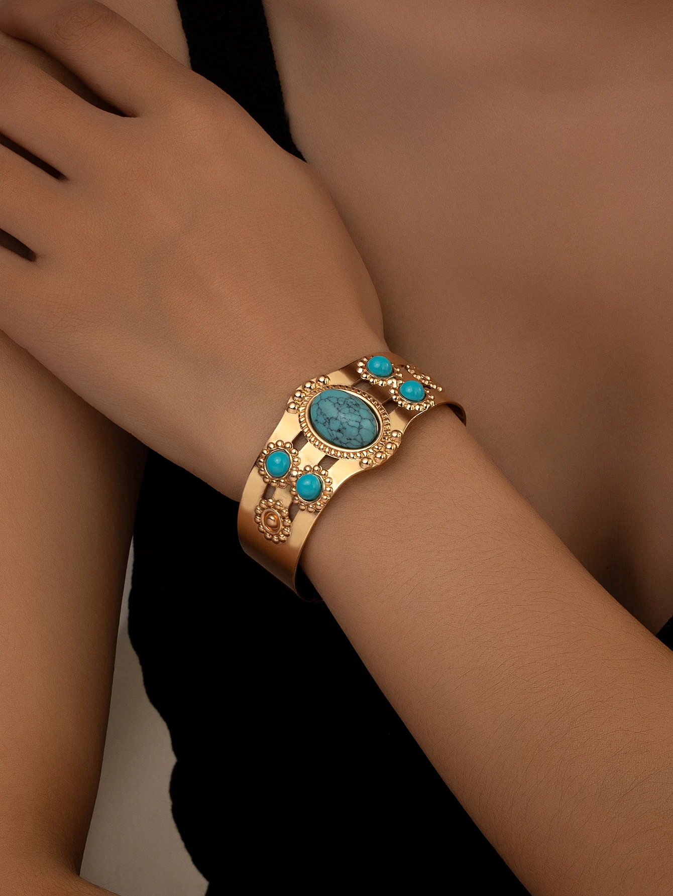 Модный и уникальный изысканный браслет с имитацией бирюзы, подходящий для повседневного ношения на банкетах и фестивалях.