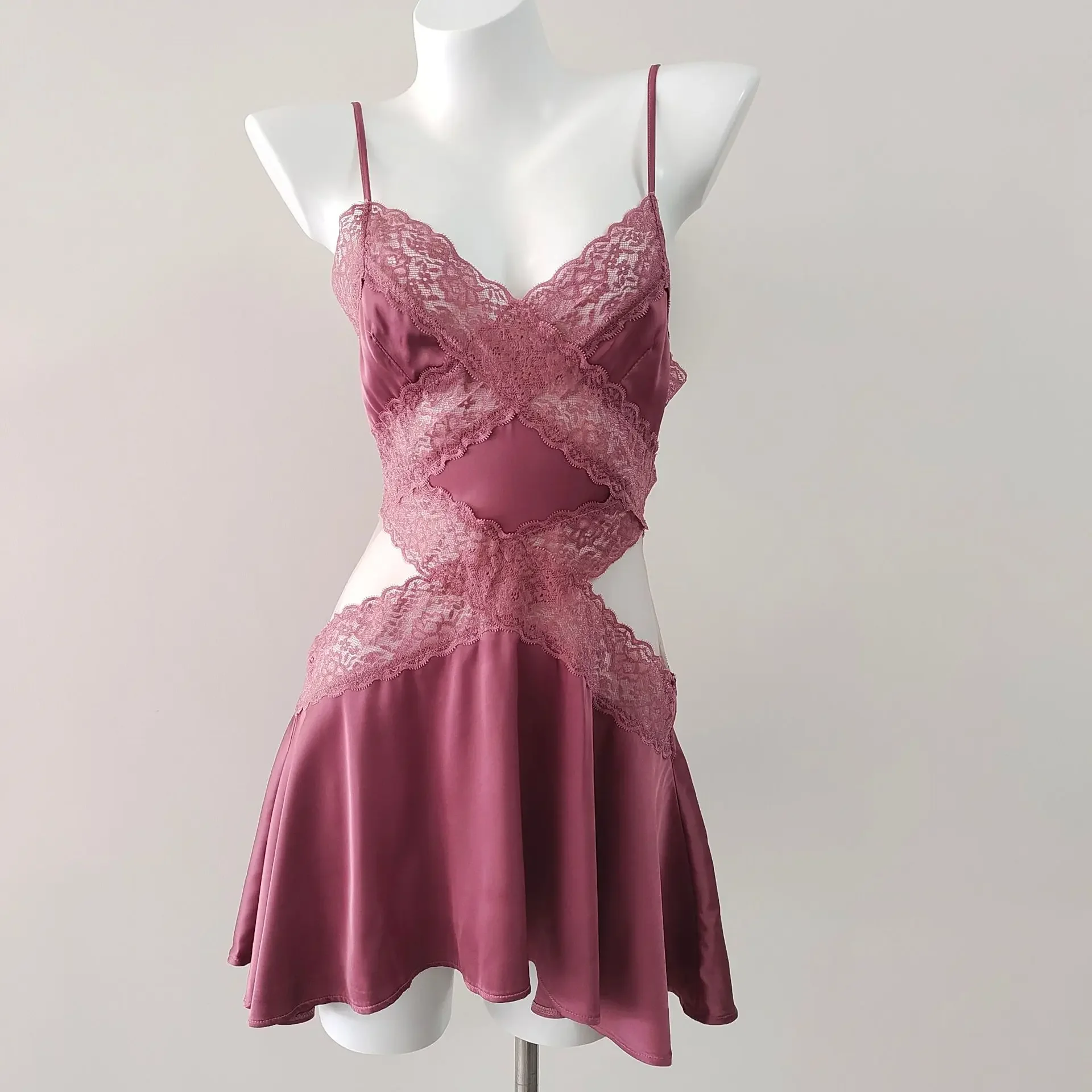 Vintage Women's Sleepwear V-Neck Sexy Suspender Nightdress Ice Silk Pajamas No Chest Pad Lace Thin Nightwear Ladies Homewear