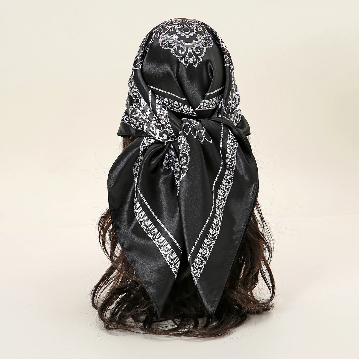 Sciarpa quadrata in raso di seta stampata per le donne Design nastro per capelli fazzoletto da collo Bandana femminile Hijab fascia da polso avvolge scialle 90*90cm