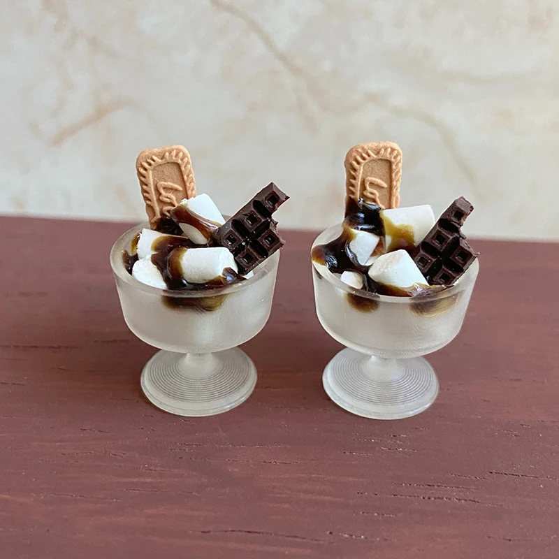 Set da gioco per dessert per casa delle bambole in miniatura - Biscotto al cioccolato Tazza di zucchero filato Fai finta di giocare Accessori per giocattoli da cucina per bambini