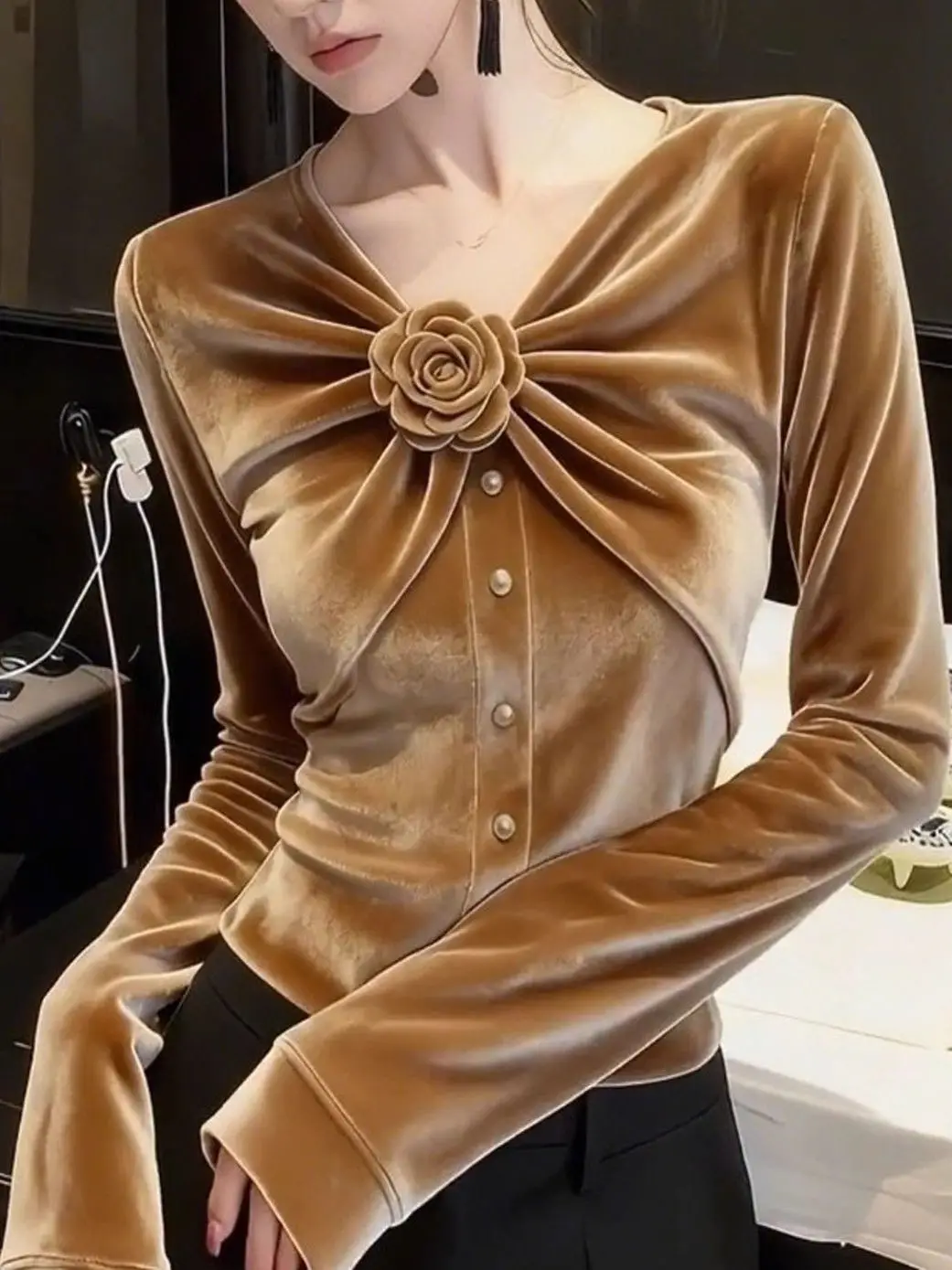 

Khaki Velvet irt Women's Unique Sli Base Layer Beautiful Personali High-End Feelings Winter Faion Commute Sle Lon...