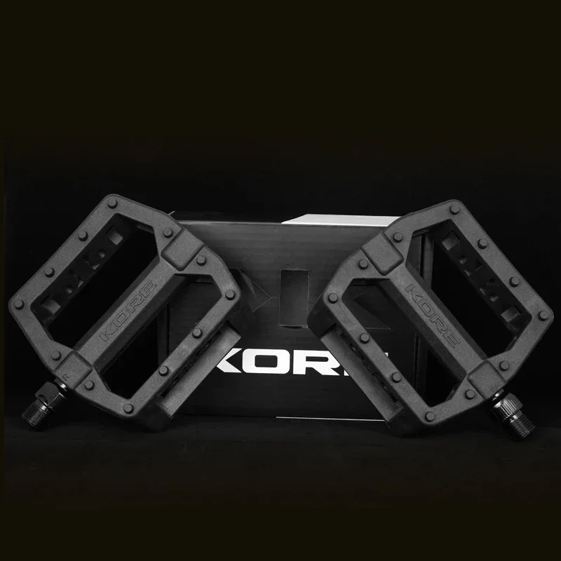 Nylon Anti-Slip Reflective Pedals Chromoly Steel Axle 14mm Lightweight for All Bikes Folding Bike Compatible