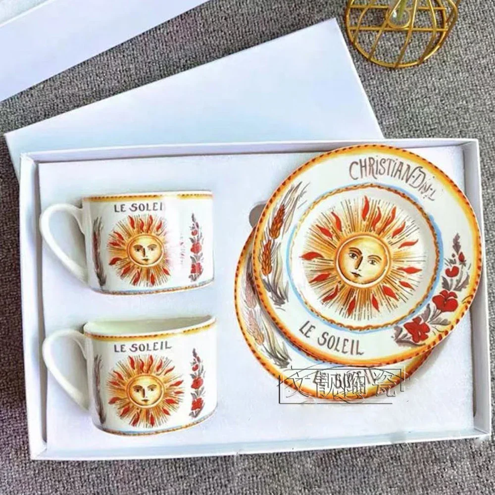 

Europäische leichte Luxus Bone China Kaffeetasse und Untertasse Set fort geschrittene Paar Nachmittags tee Geschenk box