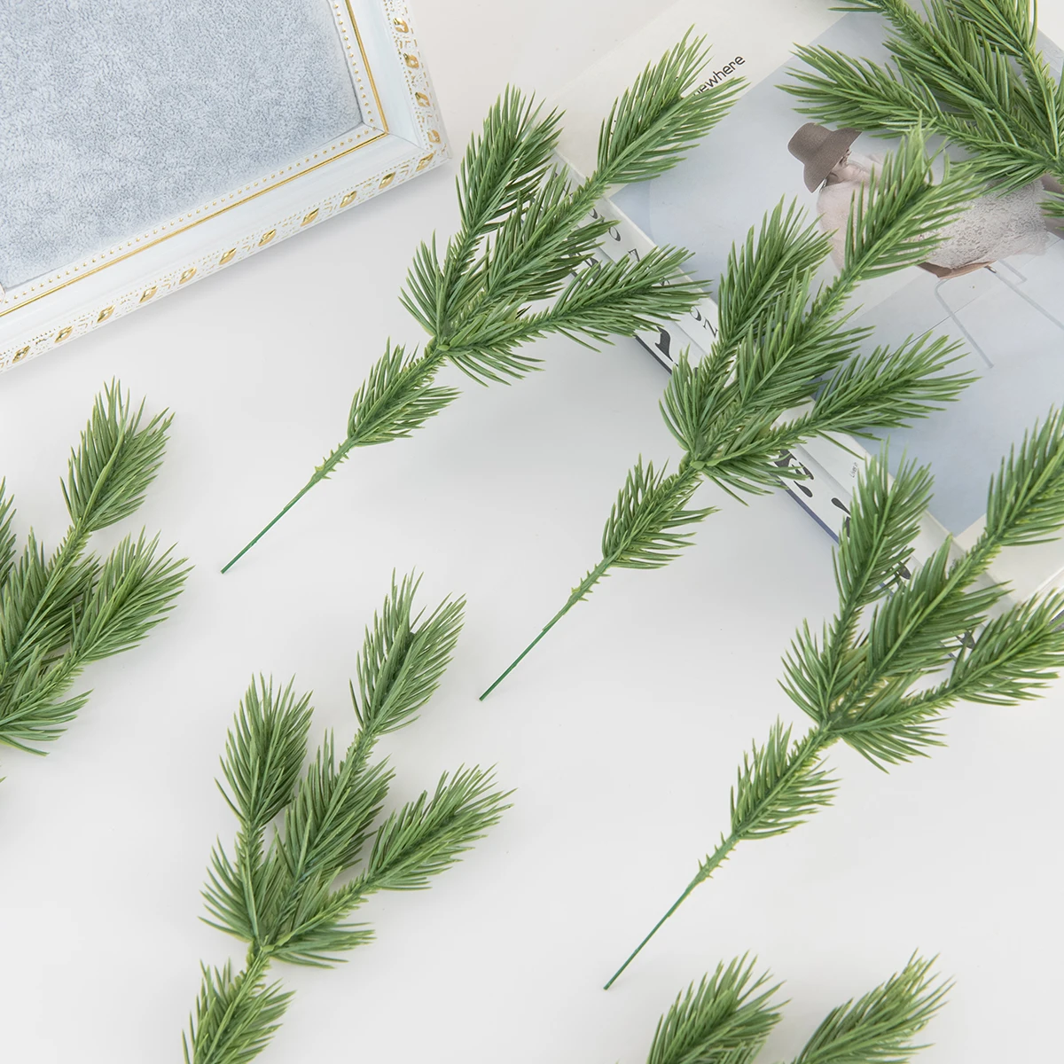 

5pcs/10pcs Christmas Tree Artificial Plant Pine Needle Cypress leaves Plastic Wreaths Home Outdoor Garden Diy Wedding Decor