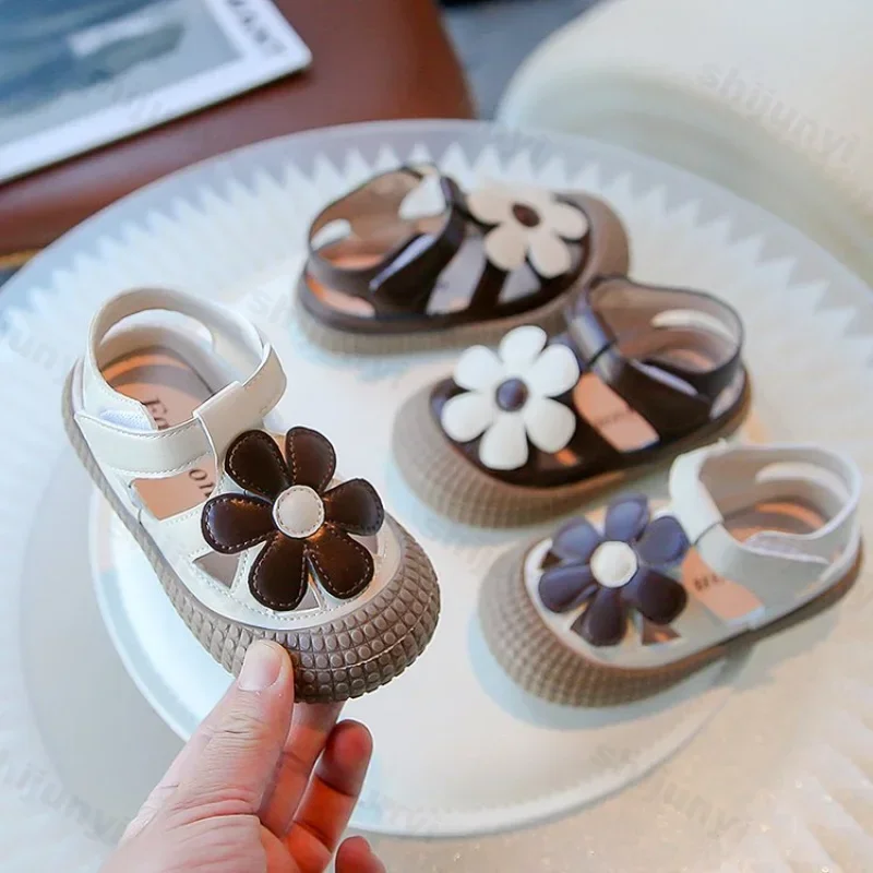 

2025 New Children Summer Shoes Cute Beach Non Slip Sandals for Baby Girls Footwear Soft Infant Kids Fashion Floral Sandals 아이샌들