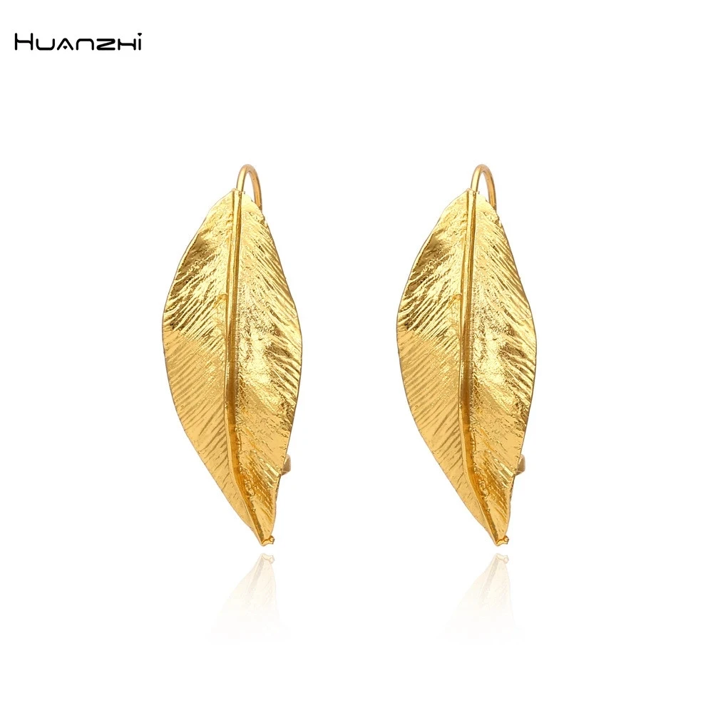 HUANZHI 2020 Retro Gold Color Metal Leaf Stud Earrings Geometric Irregular Plant Earring for Women Girls Party Travel Jewelry