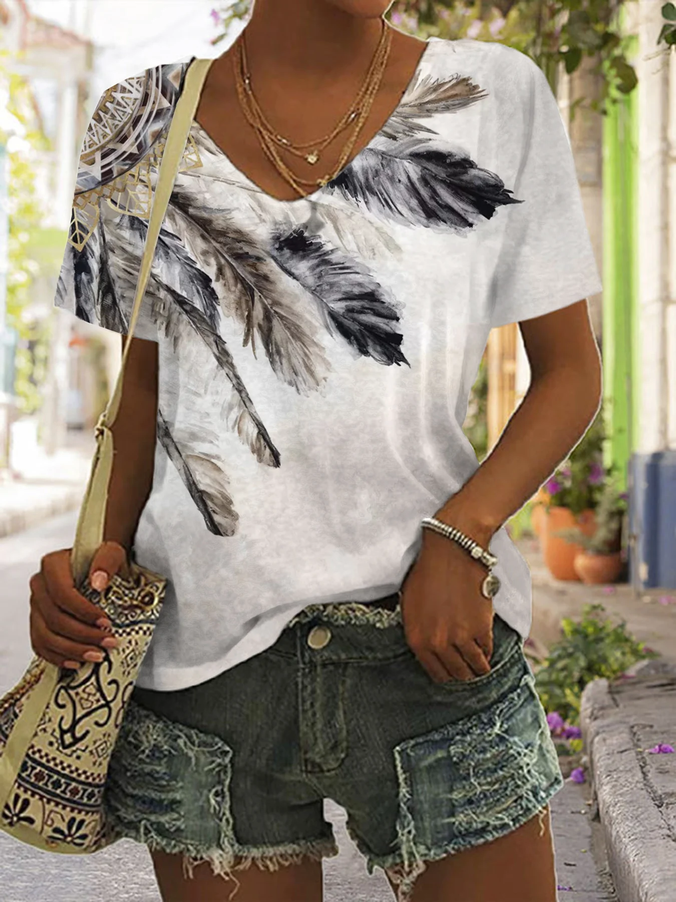 Women's ethnic casual fashion feather print V-neck short-sleeved T-shirt