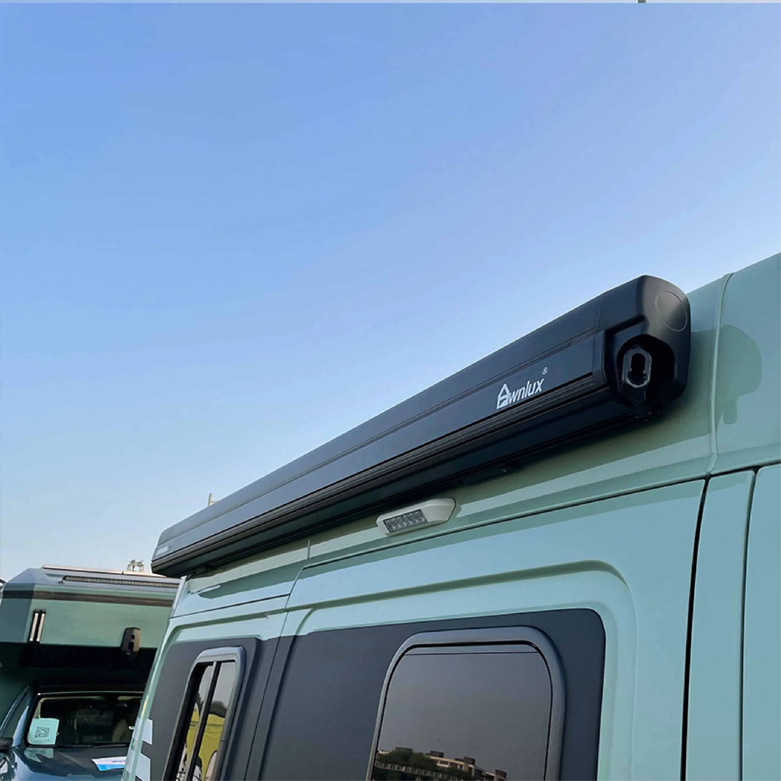 Awnlux W5500 Vinyl PVC Folding Waterproof Remote-Controlled Electric Motorized Side Mounted Motorhome Camper RV Awning