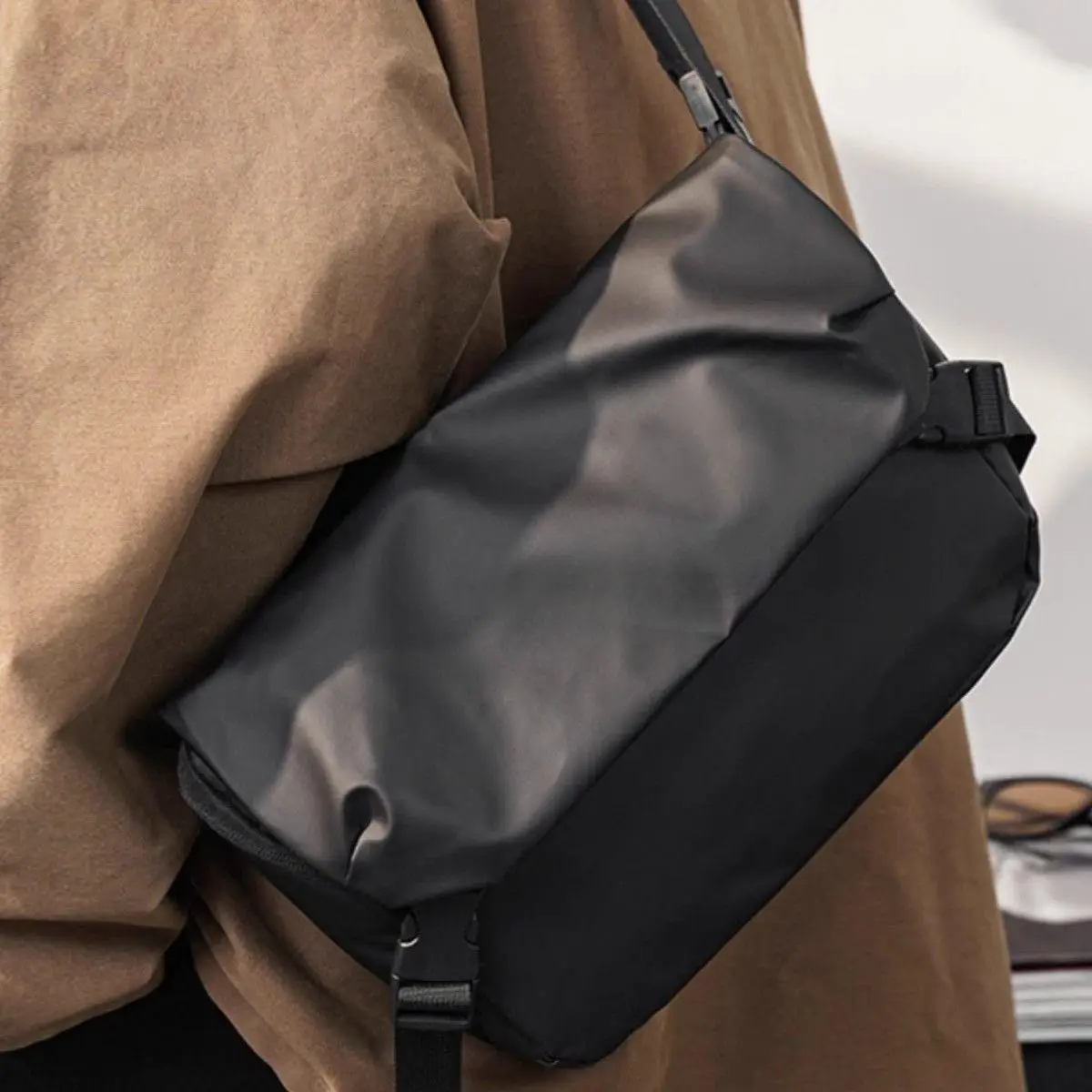 bolsa-transversal-esportiva-impermeavel-de-tecido-oxford-unissex-estilo-workwear-para-homens-e-mulheres