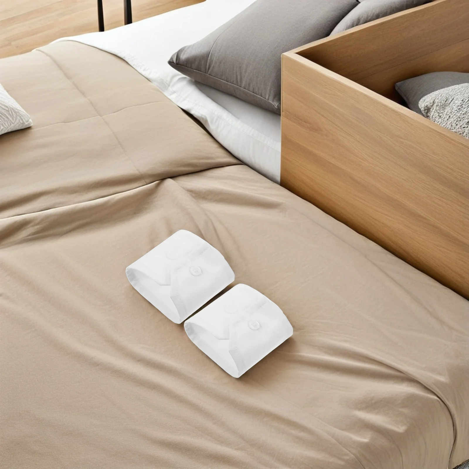 Рисунок 4 - 3 пары съемных манжет на рукавах