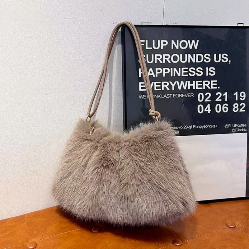 

Soft Plush Shoulder Bag Winter Warm Fluffy Large Capacity Underarm Bag Elegant Cute Casual Versatile Handbag Women Zippered Bag