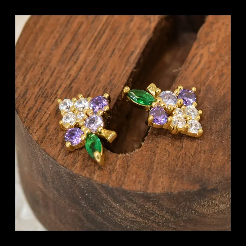 اليابانية "البنفسجي الحلو النبيذ" كريستال واضح عنب صغير S925 الفضة مطلي مطلية بالذهب وأقراط أقراط بيضاء لطيفة