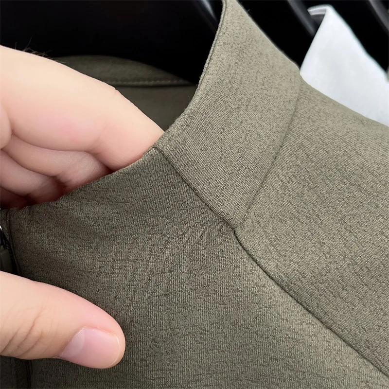 Neues Einfarbiges Herren-T-Shirt mit Stehkragen und Aufdruck, Herbst-Trend, Halber Reißverschluss, Langarm-Oberteil, Lässige Vielseitige Herrenbekleidung – Detail 2