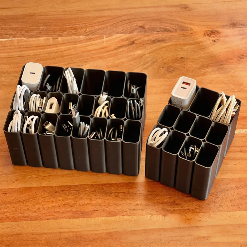 11/22Grid heavy-dutyUSBcable storage box/Tray，Desktop cable organizer，Plastic material，Basic Electronics Accessories Organizer，S