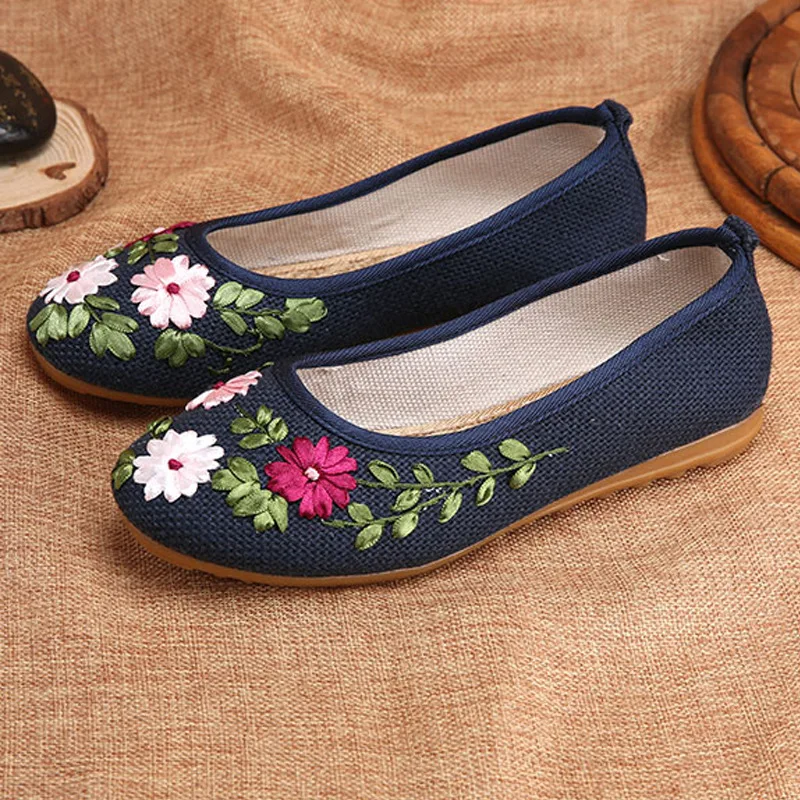 Ethnic Cloth Shoes Women Embroidered Flat Heel Flax Soft Sole Anti Slip Single Shoes