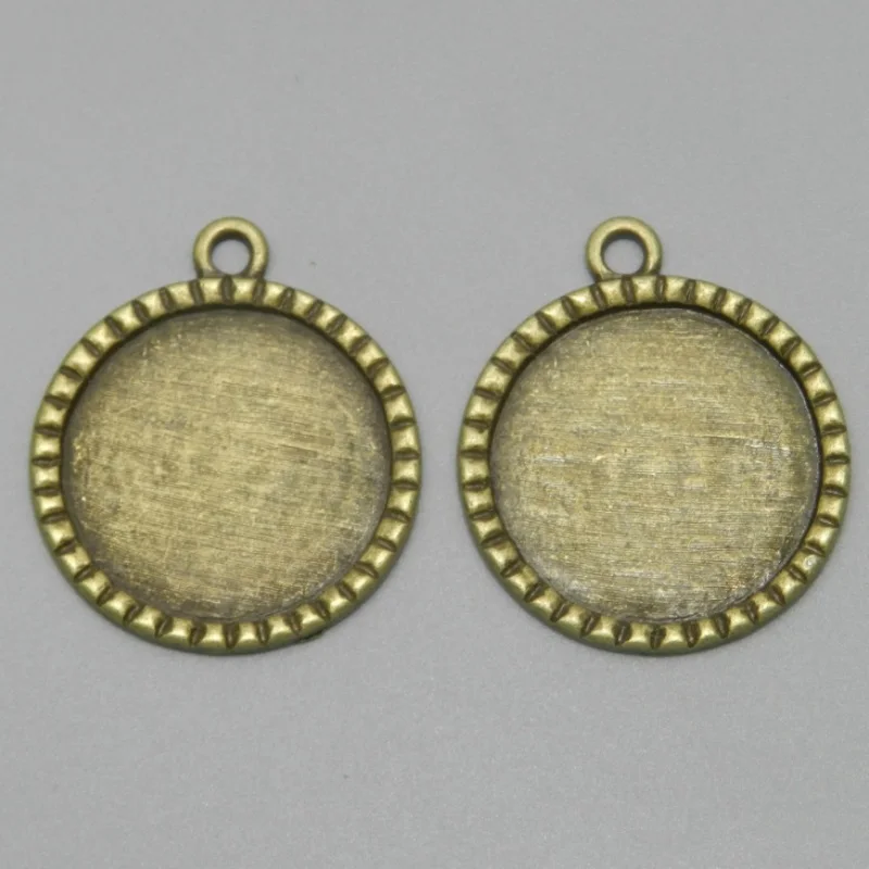 10pcs Antique Metal Vintage Pendant Bases 30mm Cabochon Tray Charms For Jewelry Making Findings DIY Resin Necklaces Accessories