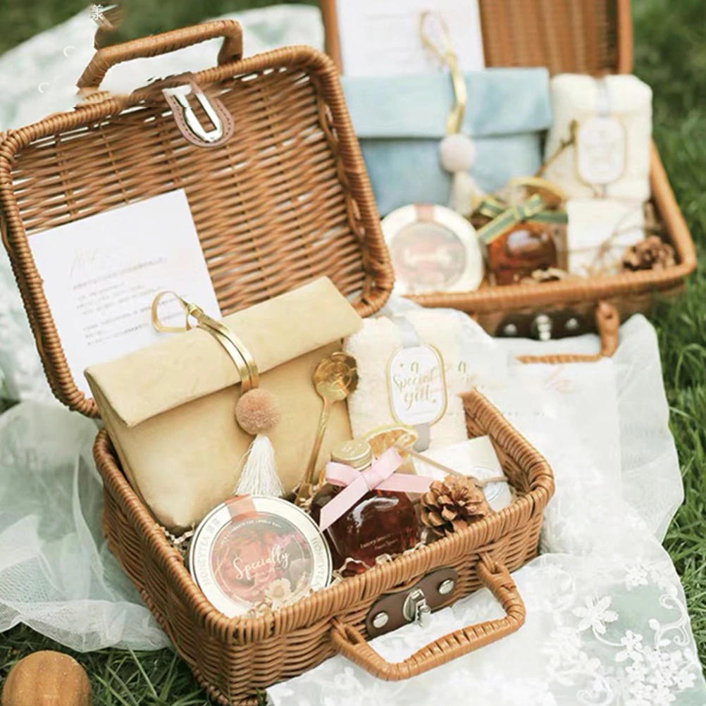 

Plastic Boxes High Quality Material Food Gifts Organizer Woven Camping Basket Hand-held Container Photo Prop Wedding Gift Holder