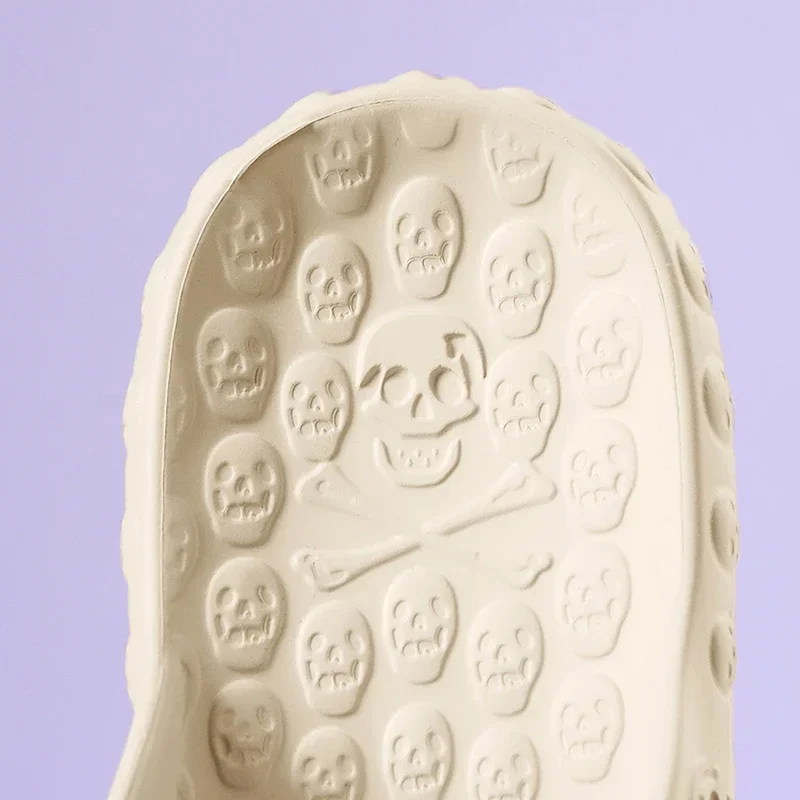 Fashion Personalized Skull Design Men Slippers Flip Flops Outdoor Beach Sandals Slides Thick Soft Bottom Non-slip Men Slippers