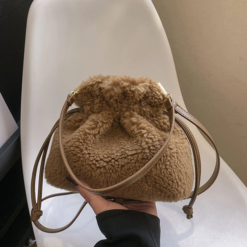 2023 New Winter Women Bags Luxury Lamb Wool Handbag Designer Bucket Crossbody Bag Soft Fluffy Plush bolsa feminina Shoulder Bag