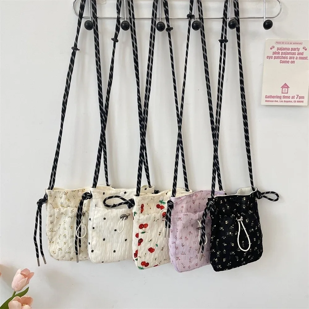 

Minimalist Style Drawstring Canvas Crossbody Bag Lightweight Floral Print Shoulder Bag Small Mobile Phone Bag Women Girl