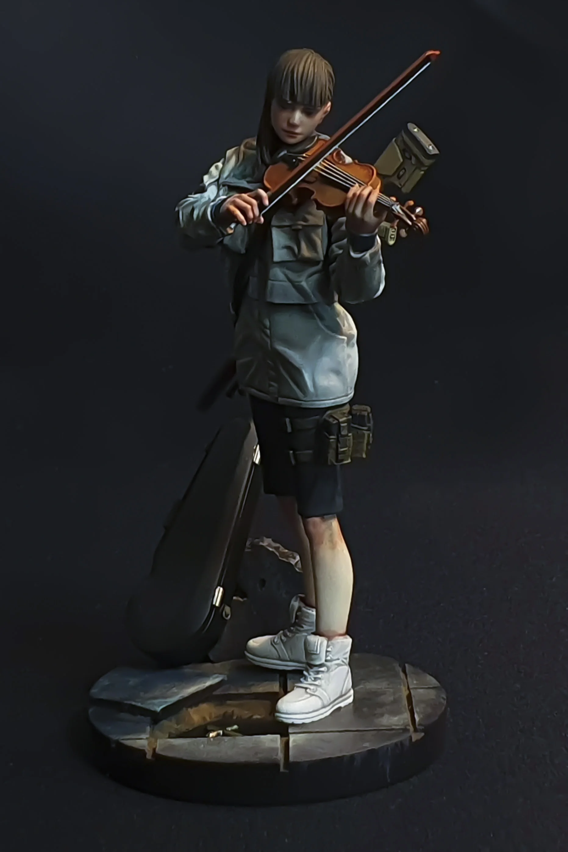 Resin Figure Kit 1/20 Resistance Violinist Unpainted Garage Resin Kit