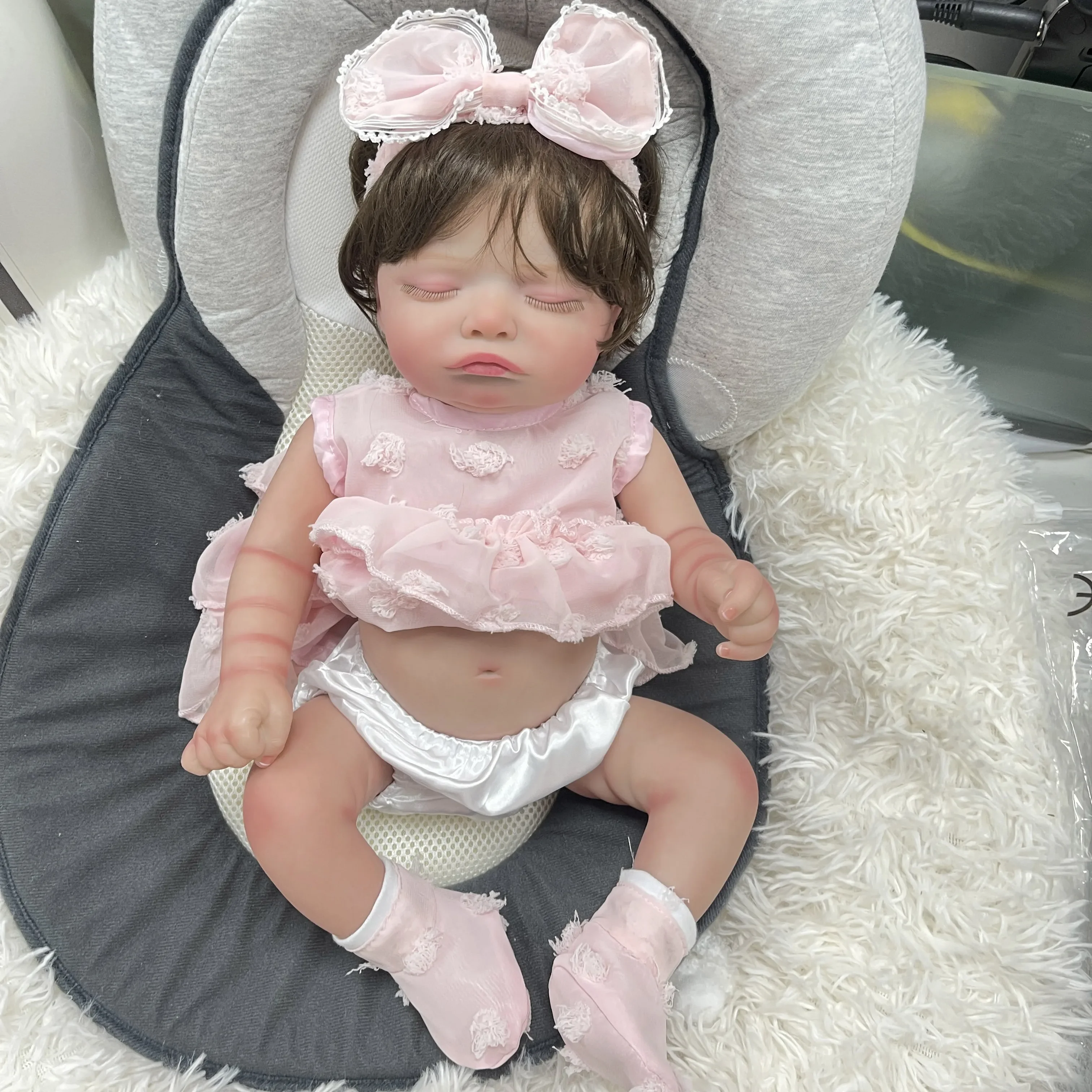 45cm Rosalie Cloth body/Full Body Vinyl Reborn Sleeping Baby Girl Very Soft Touch 3D Skin with Visbile Veins Art Dolls