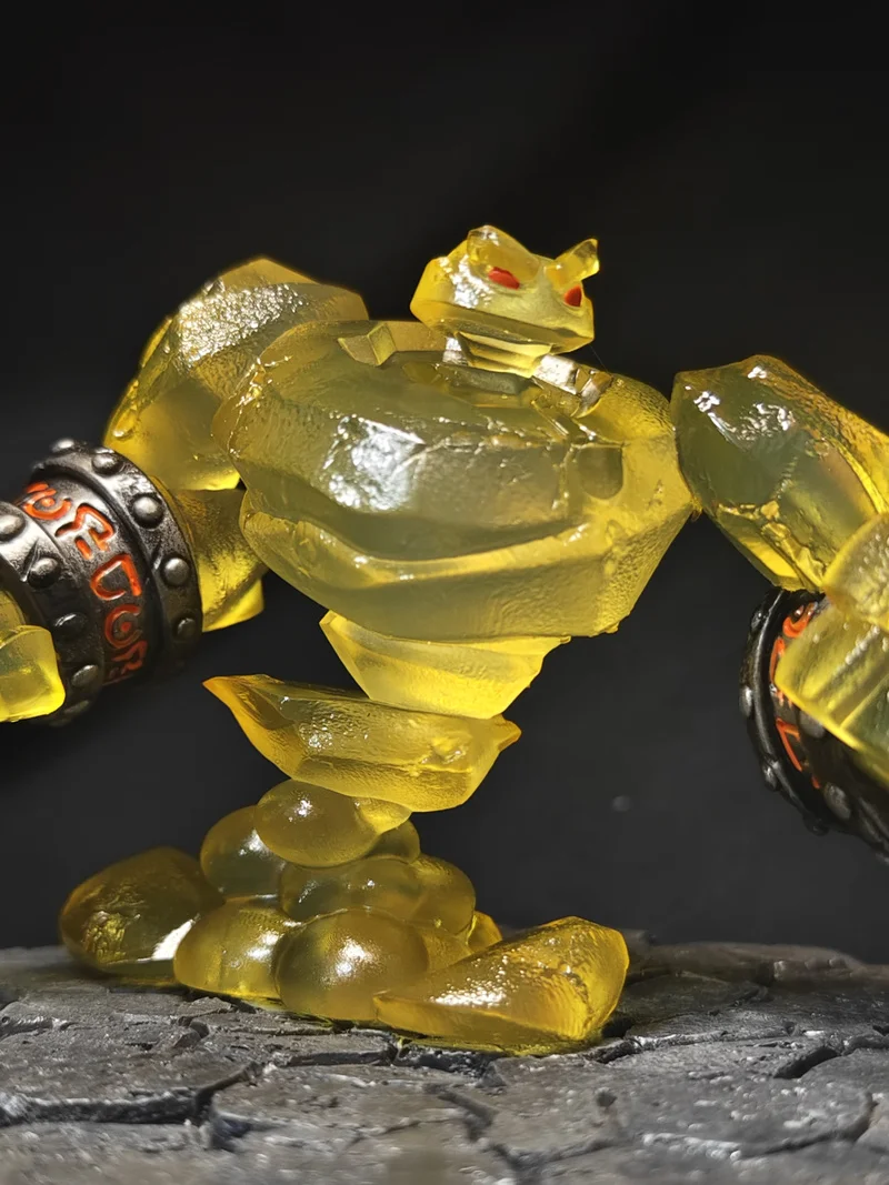 World of Warcraft Element Transparent Golden Stone Man Garr Figure Earth Element Painting Finished Model GK Statue