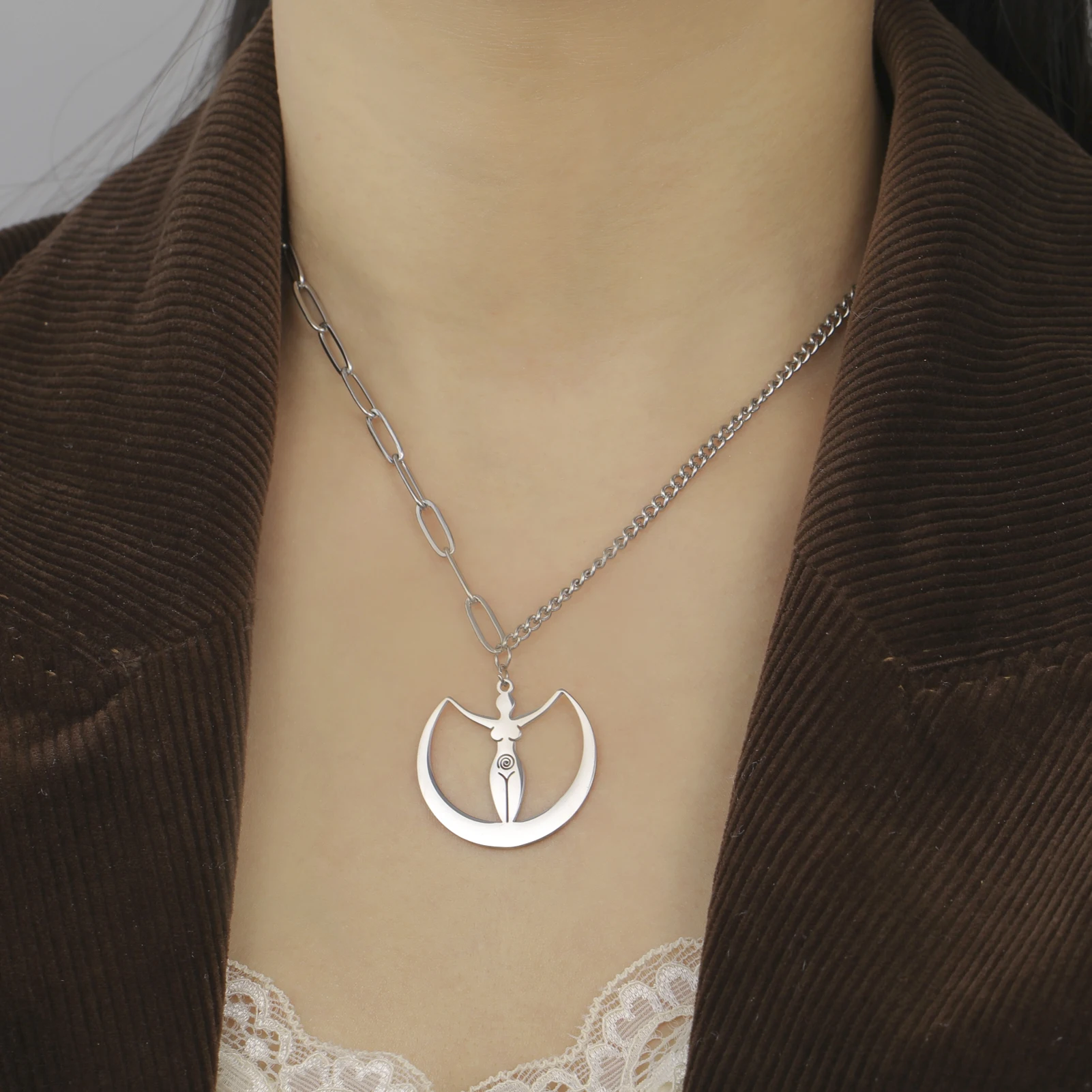 LIKGREAT Witchcraft Spiral Fertility Moon Goddess Pendant Necklace for Women Stainless Steel Moon Phase Cresent Amulet Jewelry